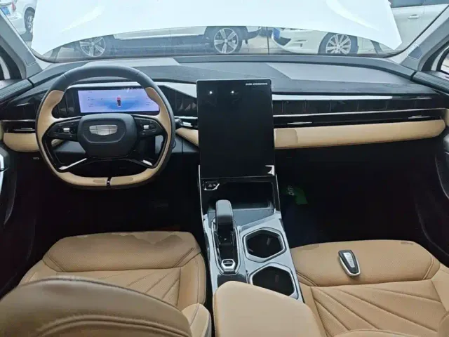 Geely Boyue L — Фото автомобиля 9