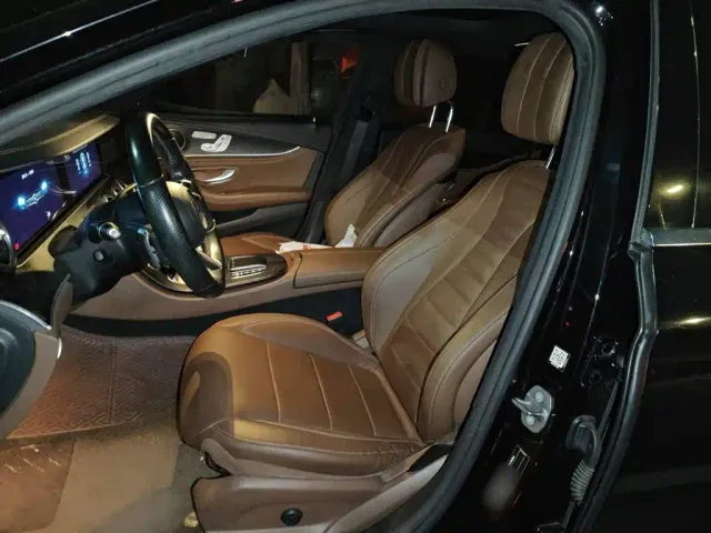 Mercedes-Benz E-Class — Фото автомобиля 11