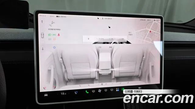 Tesla Model Y — Фото автомобиля 30