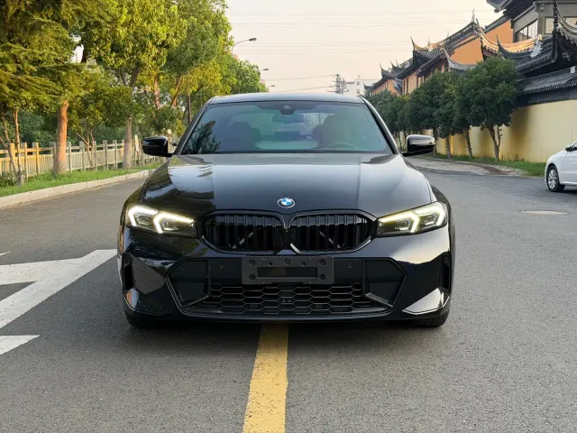 BMW 3 Series — Фото автомобиля 2