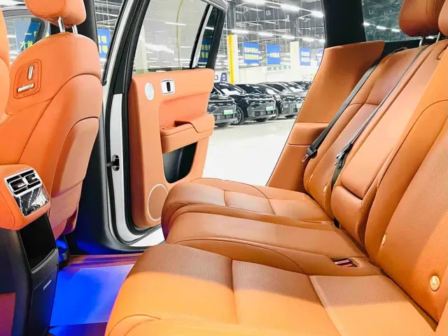 Li Auto L7 — Фото автомобиля 16