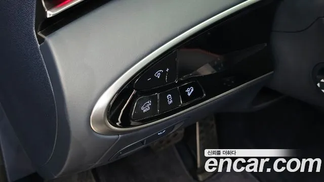 Genesis GV70 2.5T Бензин 2WD — Фото автомобиля 18