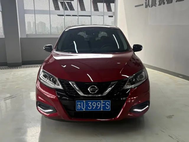 Nissan Tiida — Фото автомобиля 2