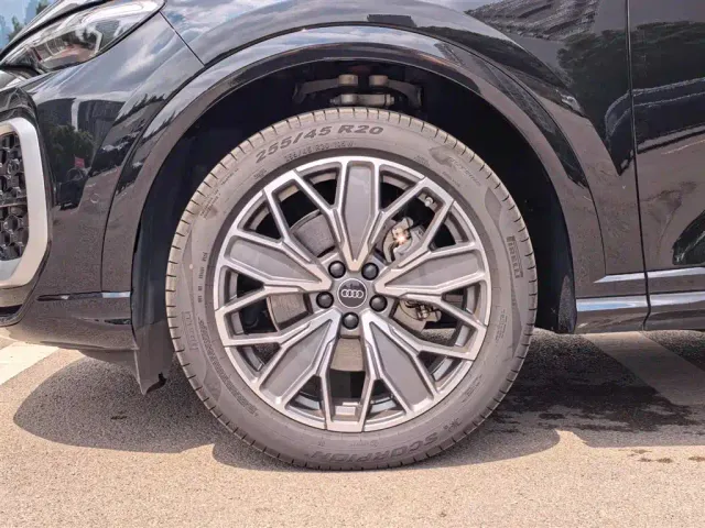 Audi Q5L — Фото автомобиля 7