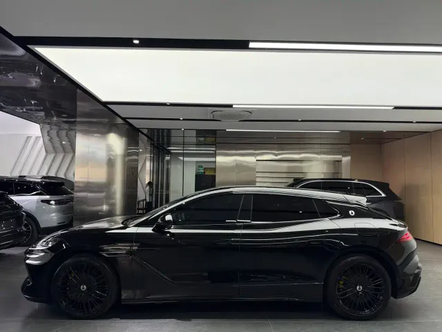 Denza Z9GT — Фото автомобиля 13