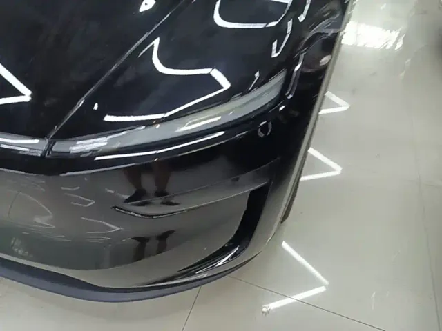 Tesla Model Y — Фото автомобиля 23