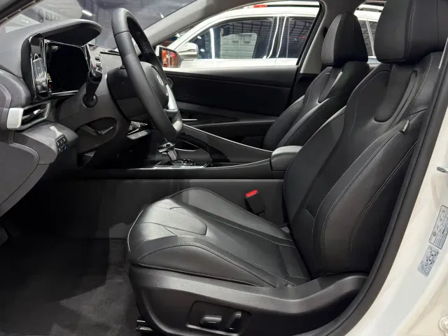 Hyundai Elantra — Фото автомобиля 11