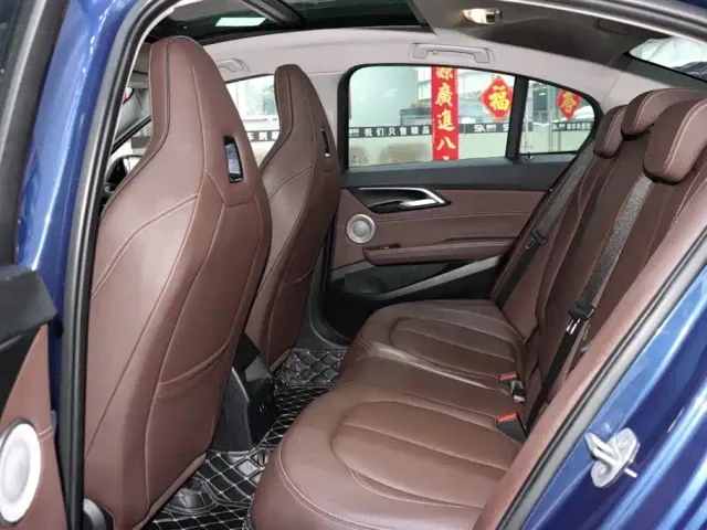 BMW 1 Series — Фото автомобиля 11