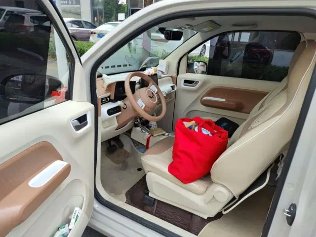 Wuling Hongguang Mini EV — Фото автомобиля 12