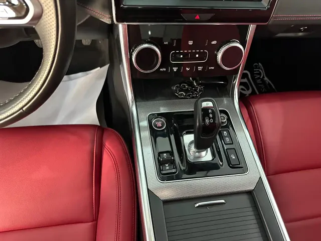 Jaguar XEL — Фото автомобиля 6