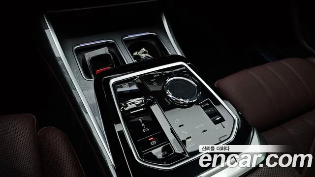 BMW 7-Series 7 серия (G70) 740i sDrive M Sport — Фото автомобиля 9