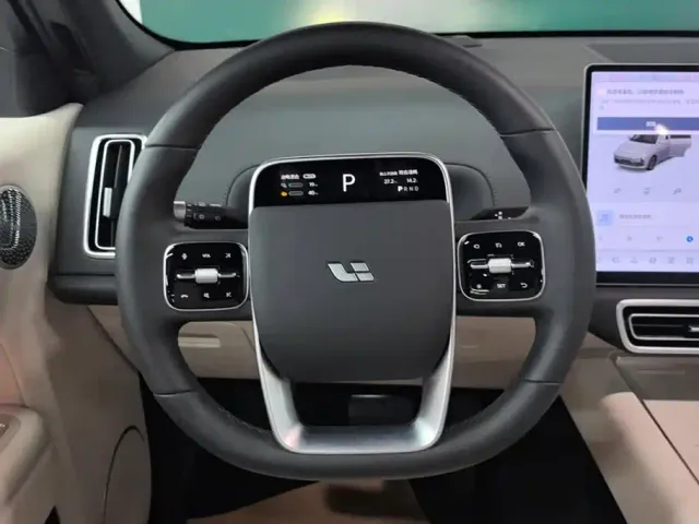 Li Auto L7 — Фото автомобиля 15