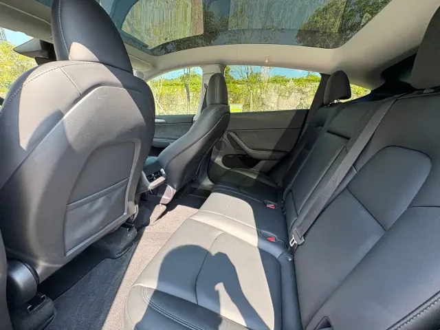 Tesla Model Y — Фото автомобиля 6