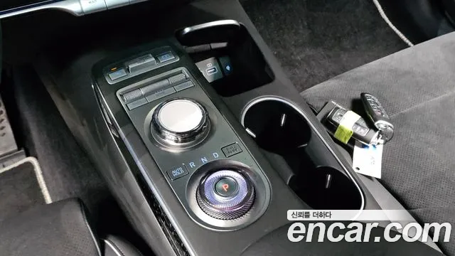 Genesis GV70 — Фото автомобиля 12