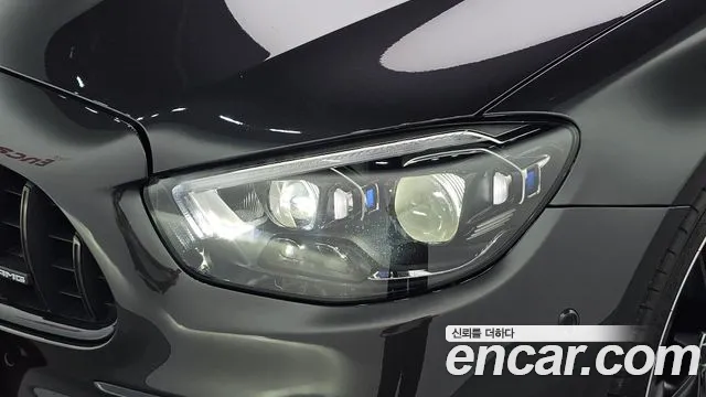 Mercedes-Benz E-Class — Фото автомобиля 17