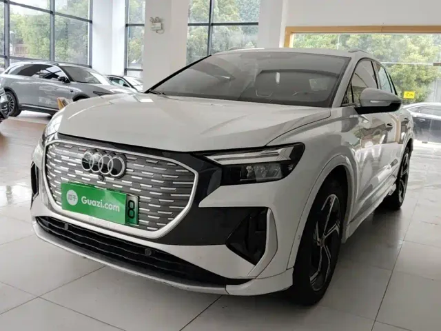 Фотография автомобиля — Audi Q4 e-tron