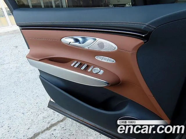 Genesis GV70 2.5T Бензин AWD — Фото автомобиля 12