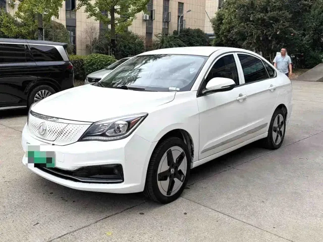 Фотография автомобиля — Dongfeng Fengshen E70