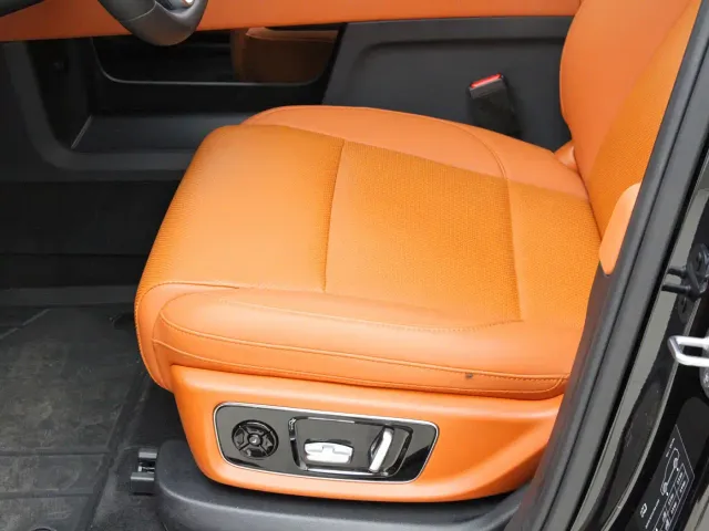 Li Auto L9 — Фото автомобиля 17