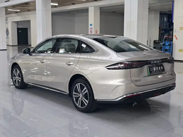 Geely Galaxy Stellar 6 — Фото автомобиля 11