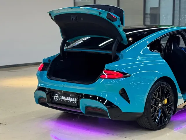 Xiaomi SU7 — Фото автомобиля 24