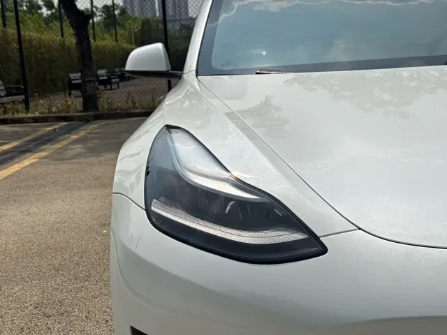 Tesla Model 3 — Фото автомобиля 14