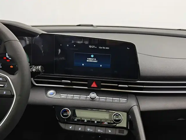 Hyundai Elantra — Фото автомобиля 12