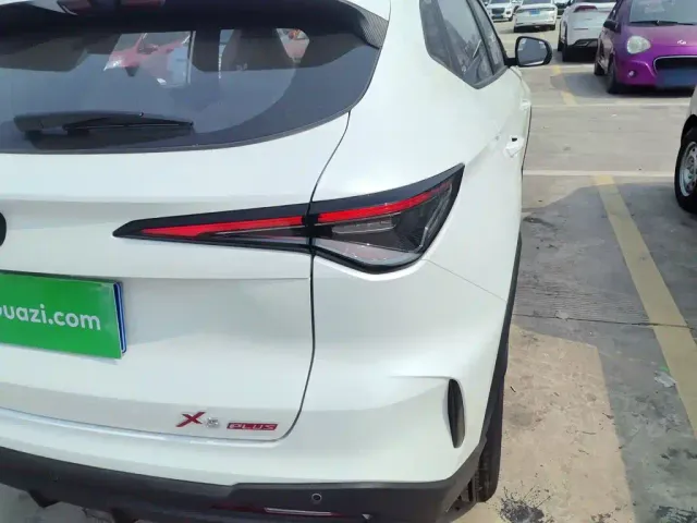 Changan X5 Plus — Фото автомобиля 23