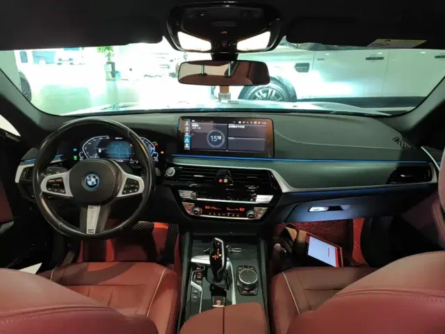 BMW 5 Series — Фото автомобиля 9