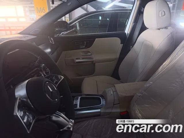 Mercedes-Benz EQA — Фото автомобиля 3