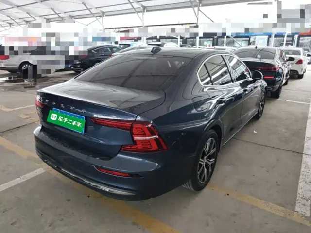 Volvo S60 — Фото автомобиля 6