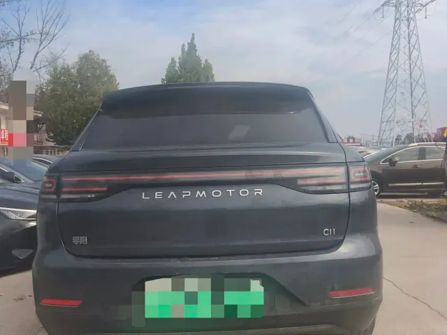 Leapmotor C11 — Фото автомобиля 8
