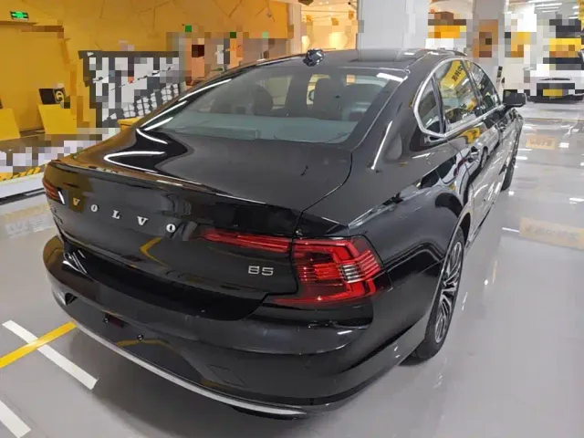 Volvo S90 — Фото автомобиля 6