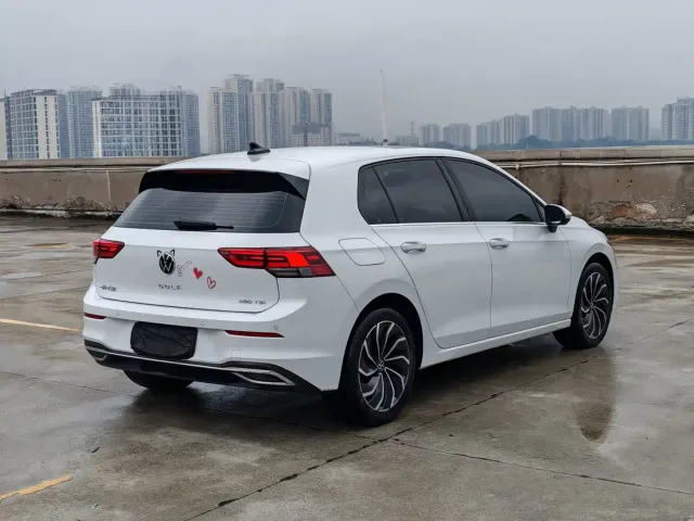 Volkswagen Golf — Фото автомобиля 4