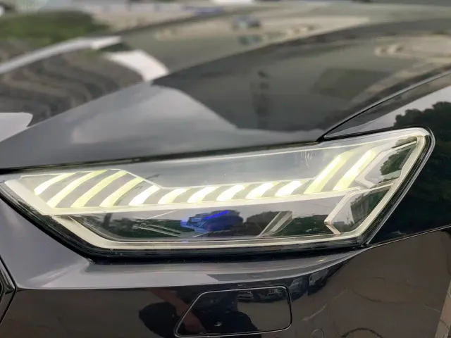 Audi A7L — Фото автомобиля 8