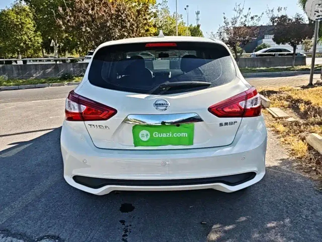 Nissan Tiida — Фото автомобиля 5