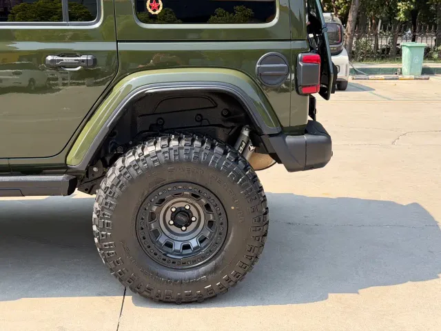 Jeep Wrangler — Фото автомобиля 4