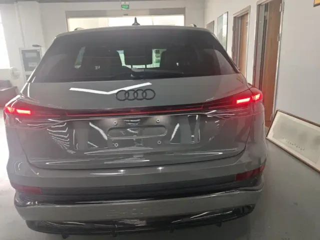 Audi Q4 e-tron — Фото автомобиля 5