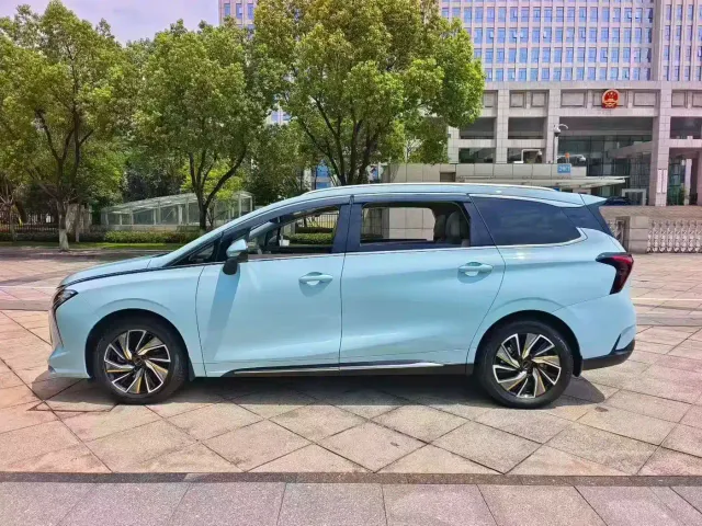 Forthing Yacht — Фото автомобиля 7