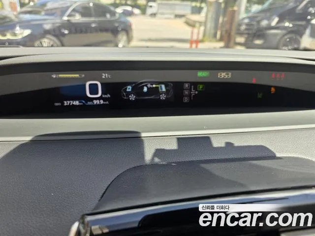 Toyota Prius — Фото автомобиля 6