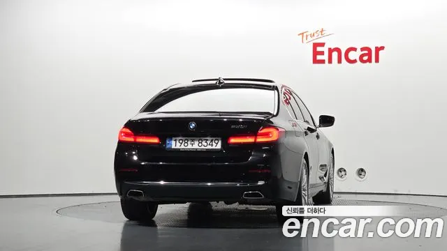 BMW 5-Series — Фото автомобиля 4