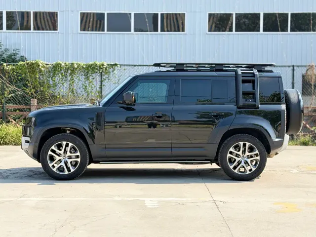 Land Rover Defender — Фото автомобиля 4