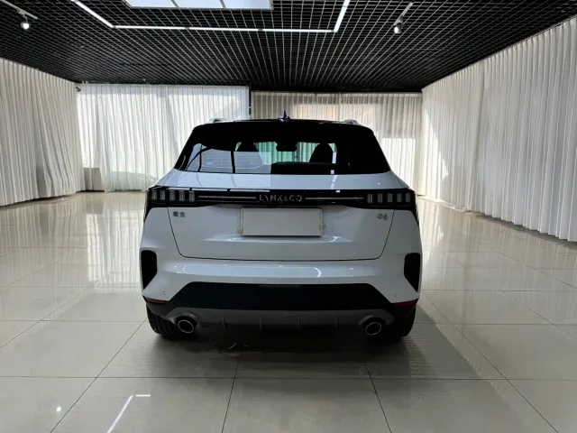 Lynk & Co 06 — Фото автомобиля 5