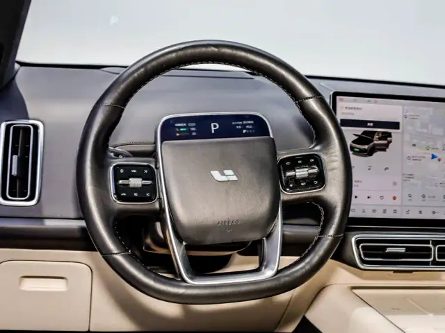 Li Auto L8 — Фото автомобиля 23