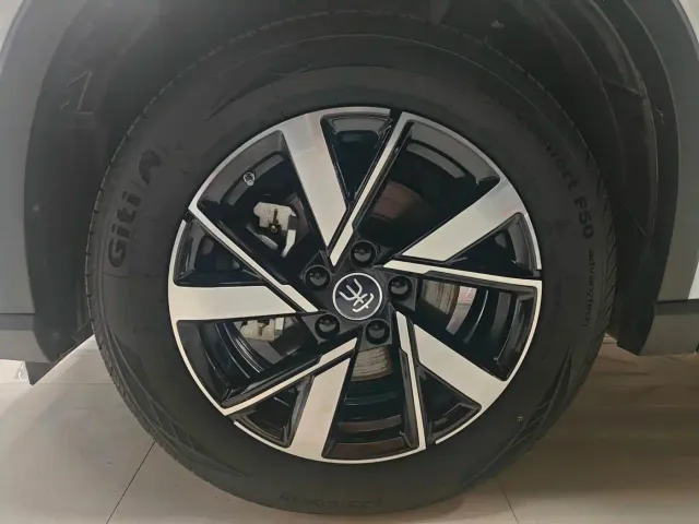 BYD Song Pro — Фото автомобиля 14