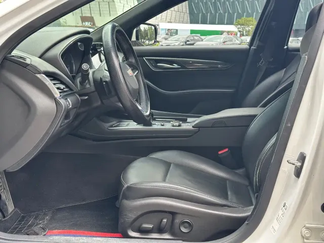 Cadillac CT5 — Фото автомобиля 8