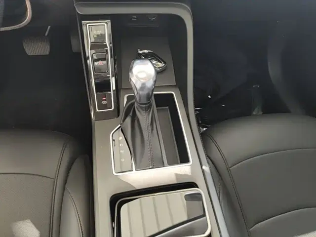 Roewe i5 — Фото автомобиля 13