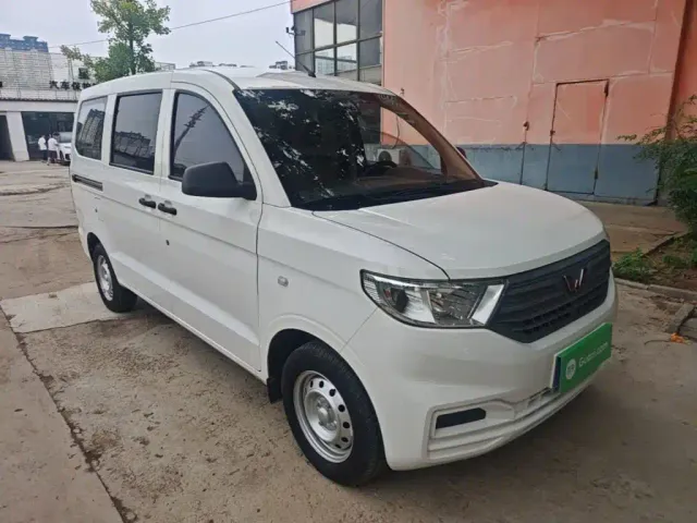 Wuling Hongguang V — Фото автомобиля 21