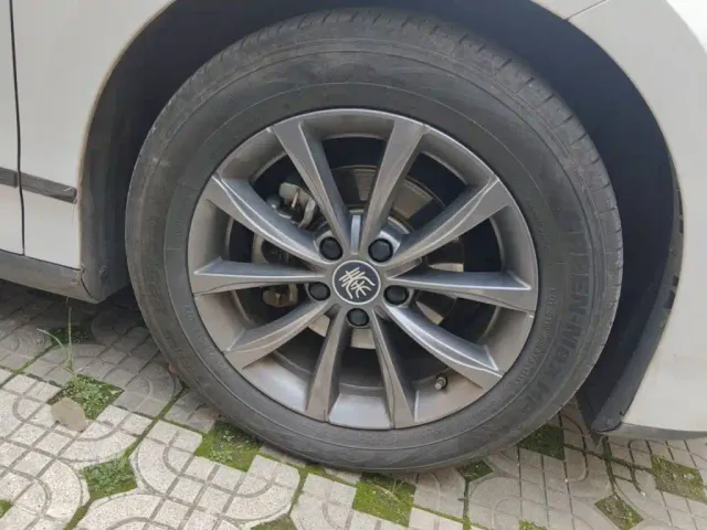 BYD Qin L — Фото автомобиля 24