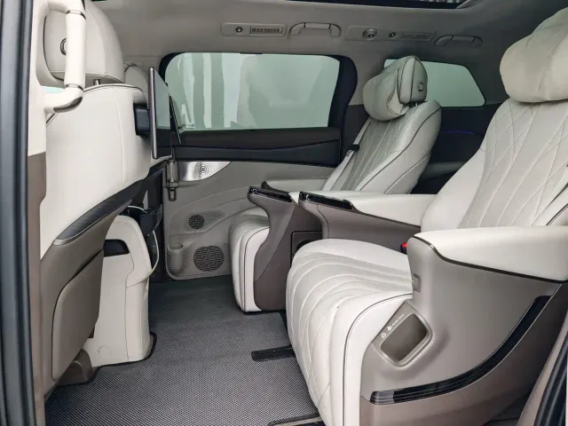 Denza D9 — Фото автомобиля 5